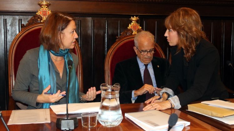 L'alcaldessa de Girona, Marta Madrenas, i la tinenta d'alcalde d'Hisenda, Maria Àngels Planas © ACN