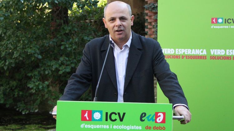 Joan Boada fent campanya a Boadella i les Escaules amb candidats d'ICV de l'Empordà © ACN