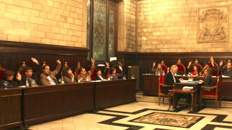 Moment de la votació dels pressupostos per al 2011 al Ple de l'Ajuntament de Girona © ACN