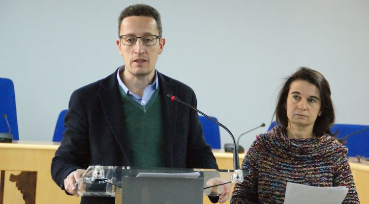 El regidor de Promoció Econòmica d'Olot, Estanis Vayreda, durant la compareixença d'avui