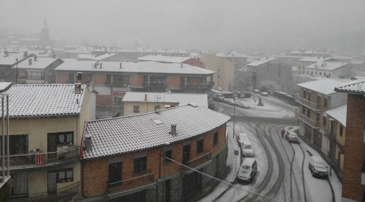 La neu ha emblanquinat Campdevànol. Maria Capdevila