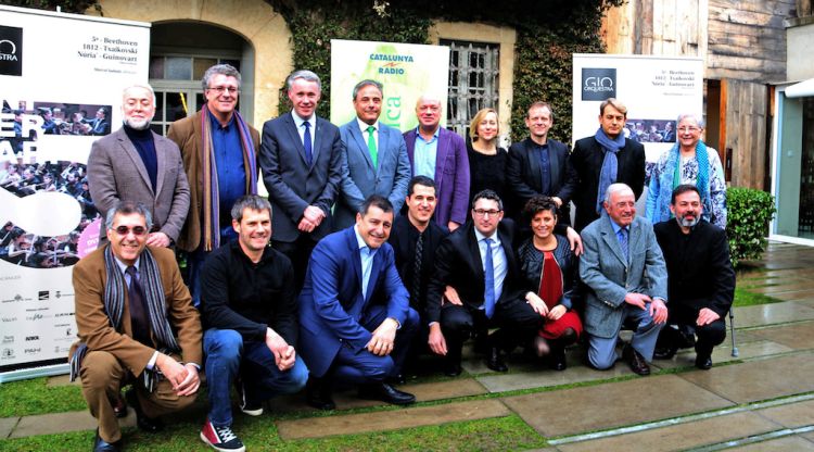 Foto de família que s'ha fet de la presentació del cinquè aniversari de la GIO al Celler de Can Roca. ACN