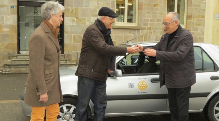 Entrega de les claus a Càritas per part del Rotary Club. Aj. de Blanes