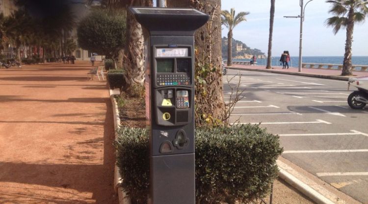 Un parquimetre a la zona blava de Lloret de Mar
