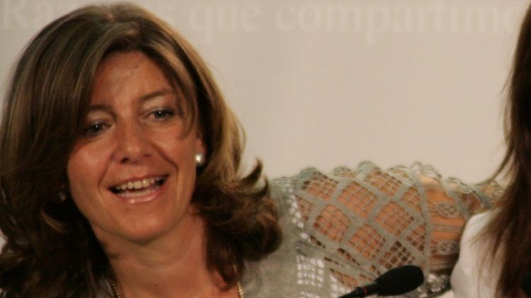 M. José García Cuevas (esquerra) acompanyada d'Alícia Sánchez-Camacho