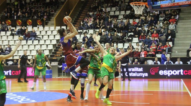 Les jugadores del Gernika-Al-Qázeres en un moment del partit d'ahir. Xavier Marqués