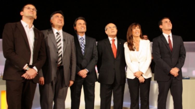 Els sis candidats just abans de començar el debat © ACN