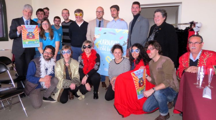 Foto de família de la presentació del Carnaval Costa Brava Sud d'enguan. Aj. de Blanes