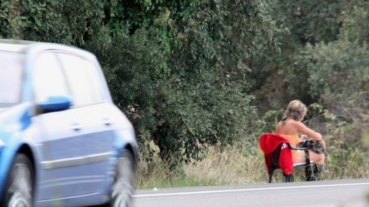 Una prostituta a la N-II prop de Girona