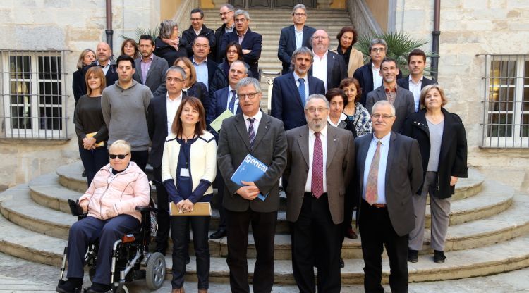 Foto de família de la constitució del Consell territorial consultiu i de coordinació de salut pública a Girona. ACN