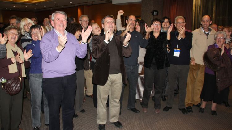 Militants de CiU celebrant la victòria a l'Hotel Carlemany