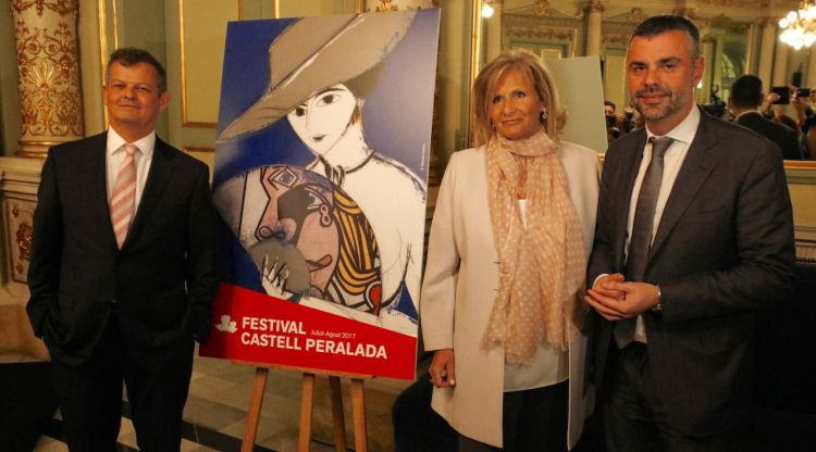 El director del Festival de Peralada, Oriol Aguilar (esquerra), Isabel Suqué Mateu (grup Peralada) i el conseller Santi Vila. ACN