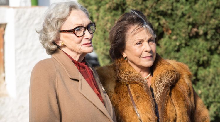 Les actrius Siân Philips i Claire Bloom durant el rodatge del film a Cadaqués. Andrea RESMINI/Els Films de la Rambla SA