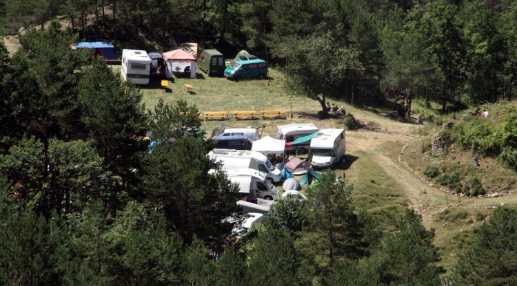 Vista d'ocell de l'interior del recinte del festival de música electrònica, a Sant Jaume de Frontanyà l'any passat. ACN