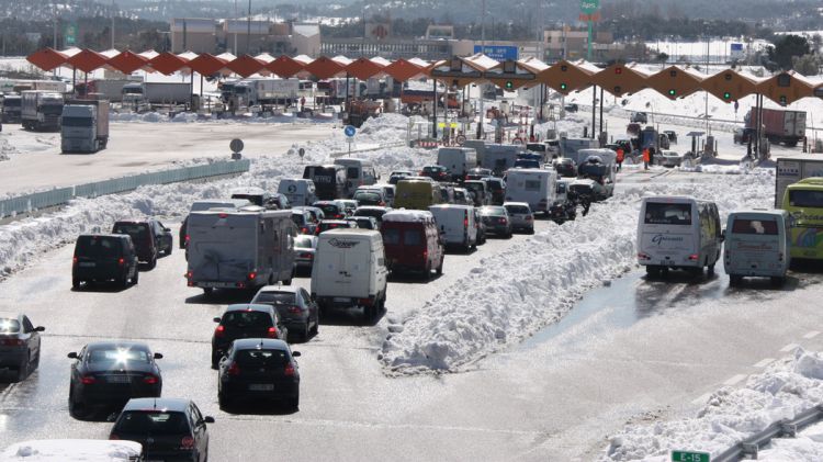 L'autopista AP-7 va quedar tallada a l'alçada de la Jonquera