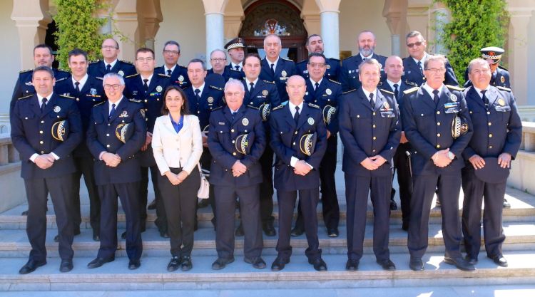 Foto de família dels caps de policies locals de les comarques gironines (arxiu)