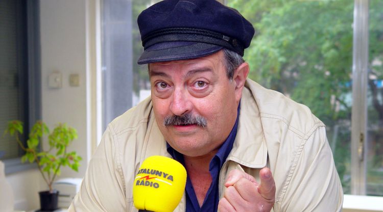 El cantautor, gastrònom i comunicador Pere Tàpias als micròfons de Catalunya Ràdio. Catalunya Ràdio