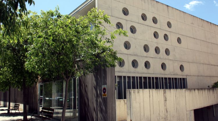 Un bloc de protecció oficial de Figueres propietat de l'Agència de l'Habitatge de l'Habitatge. ACN