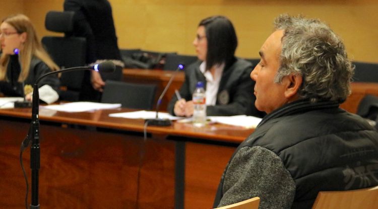 L'acusat, Alberto A. assegut al banc dels acusats. ACN