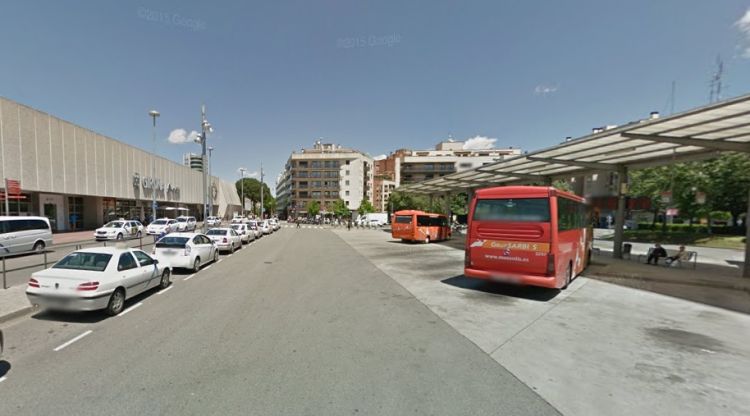 La plaça d'Espanya actualment acull les cotxeres de l'estació d'autobusos. Google Maps