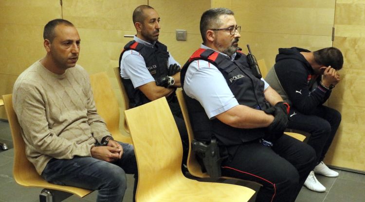 Els dos acusats del crim de Figueres, a l'Audiència de Girona. ACN