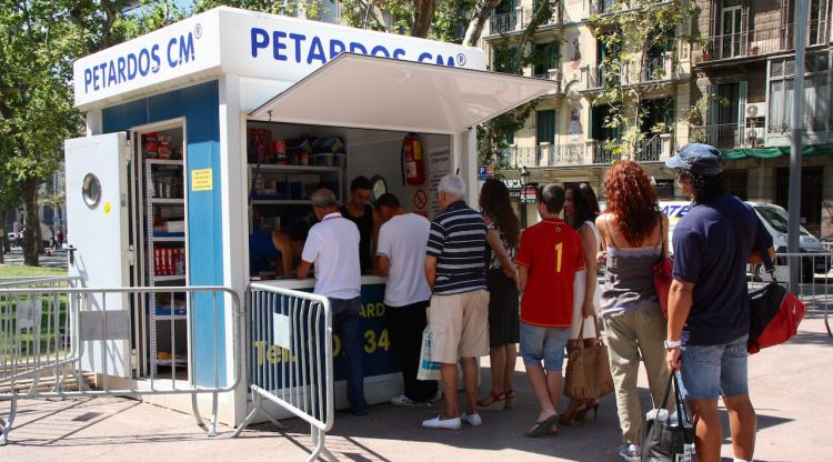 Una caseta de venda de petards a Barcelona (arxiu). ACN