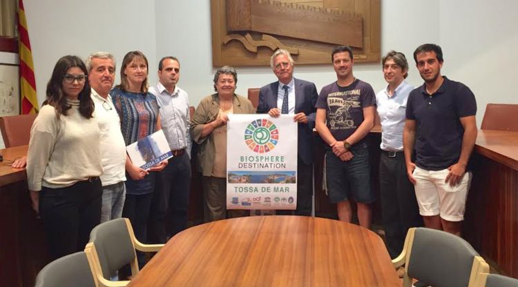 Els representants de l'Ajuntament de Tossa i de l'Institut de Turisme Responsable