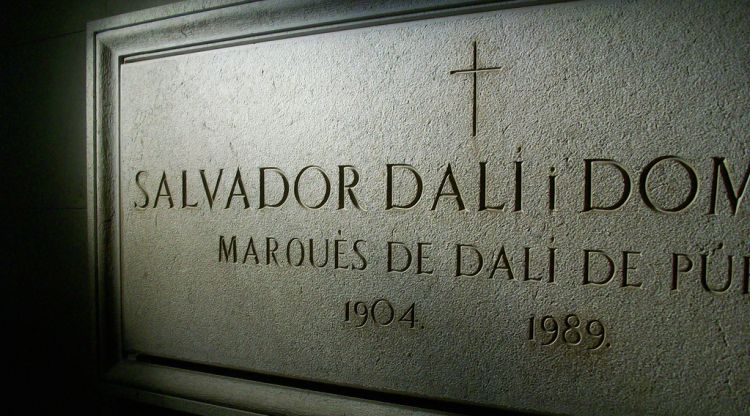 La tomba de Salvador Dalí situada al Teatre Museu de Figueres