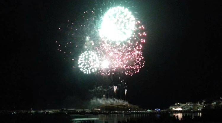 Castell de focs a la Festa Major de Llançà del 2013. YouTube