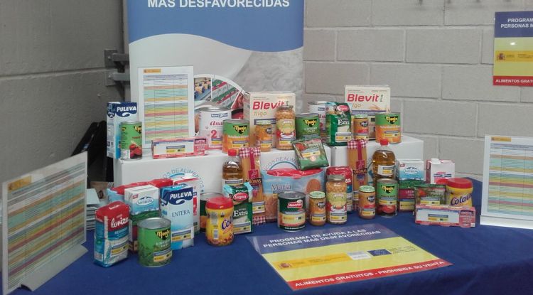 Alguns dels aliments que s'inclouran a les cistelles i que es distribuiran entre els més necessitats. ACN