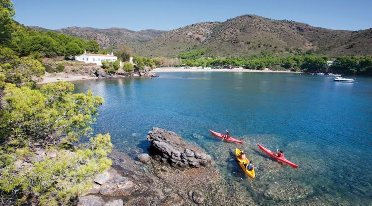 Vistes de la cala Montjoi ubicada al Parc Natural de Cap de Creus