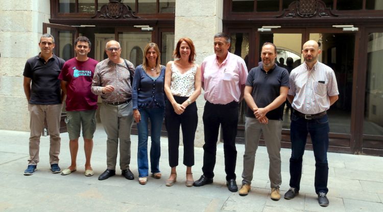 Foto de família de la taula territorial del projecte Investin a Girona. ACN