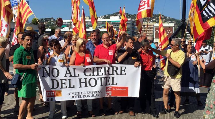 Instant de la mobilització de treballadors de l'Hotel Don Juan de Lloret de mar