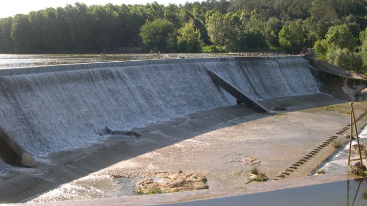 El riu Fluvià al seu pas per la resclosa de Serinyà (arxiu). AG