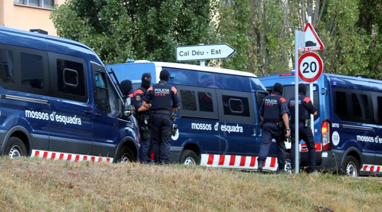 Un dels escorcolls al pis dels terroristes a Ripoll (arxiu). ACN