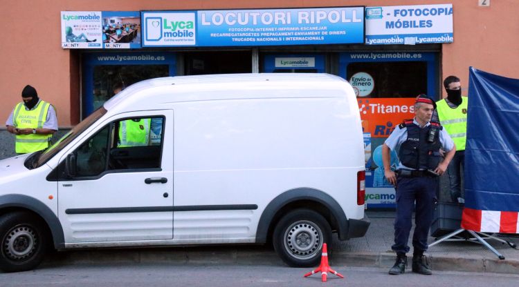 Un moment de l'escorcoll al locutori de Salh El Karib. ACN