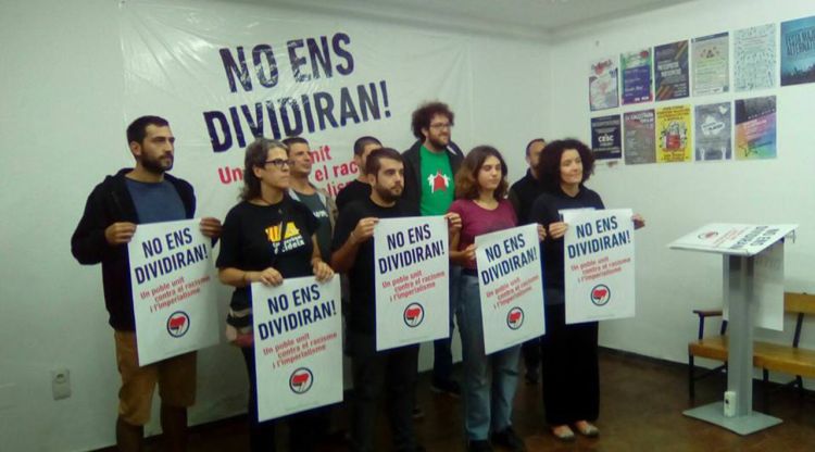 Els representants de l'esquerra independentista presentant la campanya