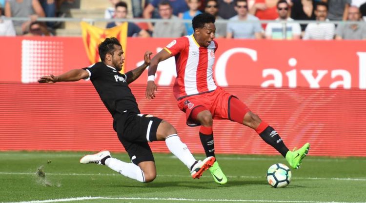 Mojica durant un enfrontament amb el Sevilla la temporada passada. Girona FC