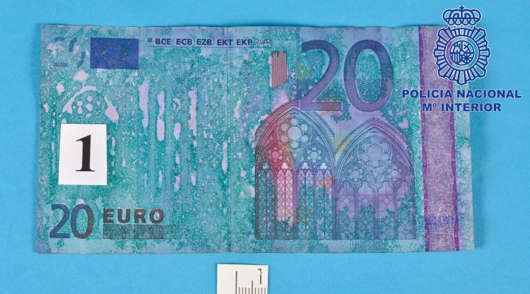 Bitllet de 20 euros tintat intervingut per la policia espanyola. ACN