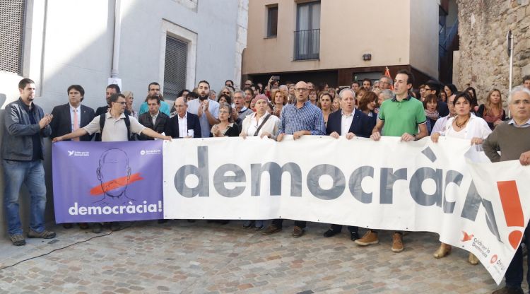 Un centenar de treballadors de la Diputació de Girona concentrats aquest matí. ACN