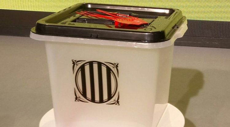 L'urna que aquest matí s'ha presentat a Barcelona