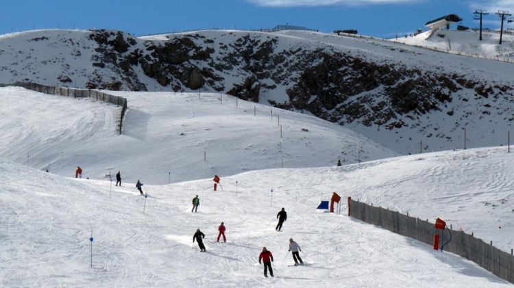 Esquiadors omplen les pistes de Masella al tram de les Dues Estacions © ACN