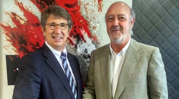 Pla mig del director del Grup Peralada, Javier Suqué, i el president de Bodegas Chivite, Julián Chivite