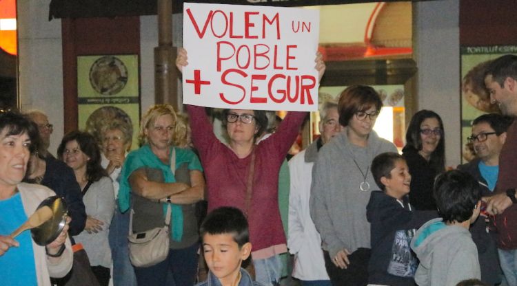 Manifestació dels veïns reclamant més seguretat l'octubre de l'any passat. ACN