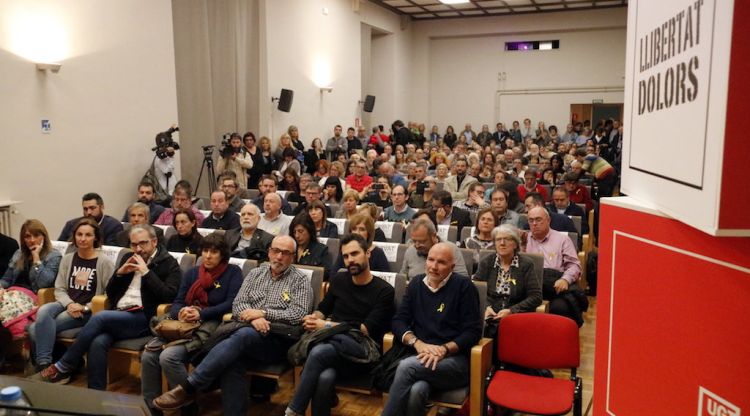 L'aula magna de la Casa de Cultura durant l'acte de la UGT per reclamar la llibertat de Dolors Bassa. ACN