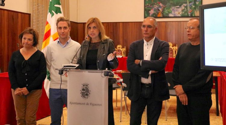 Els cinc regidors del govern de PDeCAT a Figueres durant la presentació del seu pressupost. ACN