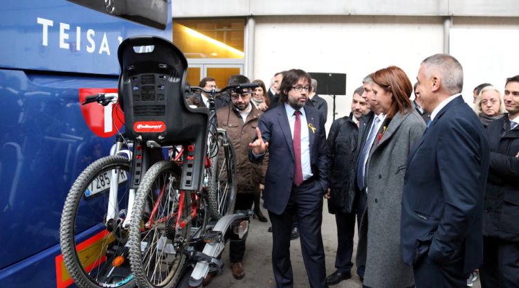 Pla general de les autoritats davant del bicibus. ACN