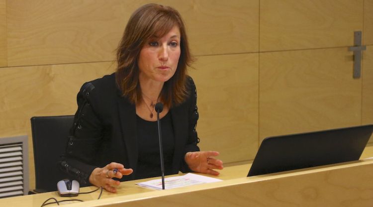 La regidora Maria Àngel Planas en una roda de premsa el desembre de l'any passat. ACN