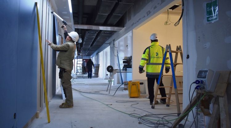 Estat de les obres a l'UCI de semicrítics de l'Hospital Santa Caterina de Salt. ACN