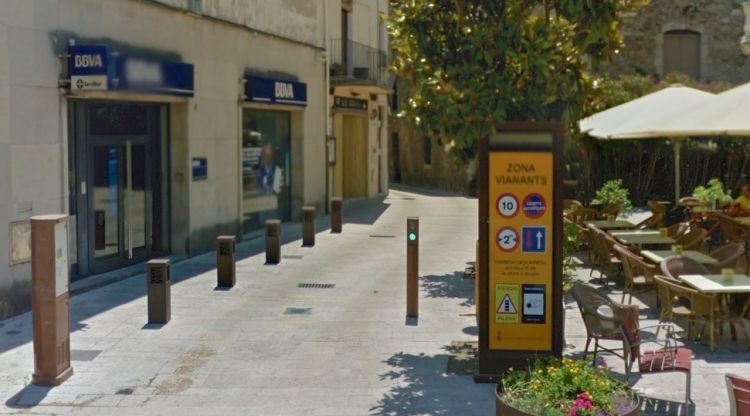 Besalú controla l'accés de vehicles al nucli urbà mitjançant la lectura de matrícules